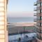 Huswell - Beautiful and spacious studio with side seaview