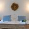 Huswell - Beautiful spacious studio with frontal sea view