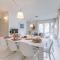 Huswell - Idyllic family apartment near the beach