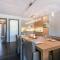 Huswell - Bright apartment with parking near the beach