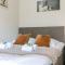 Huswell - Spacious house with garden and parking