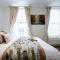 Spacious, Bright & Cosy ~ Ideal Victoria Location! - Londra