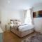 Spacious, Bright & Cosy ~ Ideal Victoria Location! - Londra