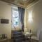 Little Queen Suite