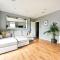 Cosy 1-Bed E15, sleeps 4, 1 min from tube Station Near O2 Arena - Londra