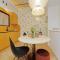 Colorful and classy apartment near Fori Imperiali