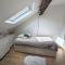 Lumineux appartement sous les toits à Pey Berland
