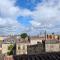 Lumineux appartement sous les toits à Pey Berland