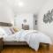 A Modern & Stylish Studio Next to Darling Harbour