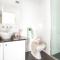 A Comfy & Spacious 2BR Apt Harbour View