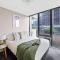 A Large 2BR Apt Near Crown Sleeps 8 FREE Parking - Melbourne