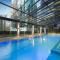 A Large 2BR Apt Near Crown Sleeps 8 FREE Parking - Melbourne