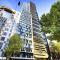 A Comfy & Modern 2BR Apt Near Melbourne Central