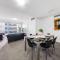 A Comfy 2BR Apt Right Next to Darling Harbour