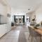 A Plush & Comfy Apt Right Next to Darling Harbour