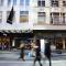 A Chic 2BR Apt Near Melbourne CBD w FREE Parking