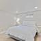 NEW! Modern Mountain SKI, 5BR Getaway w/ Game Room - موراي