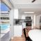 Sunny Escape: Vibrant Pool Home - Port Richey