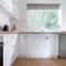 Parkside Apartment Near CBD & City Park with Parking