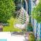 Greek Island Style 2 bedroom Villa with Pool next to the Sea