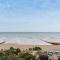 Chic 2-Bed Seafront Haven Near Felpham Beach - Felpham