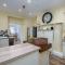 Abbey Lodge, Llandudno - Period Townhouse, 5 bedrooms & bathrooms, with Hot Tub & Private Parking