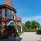 The Lawn Guest House Gatwick - Horley