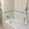 Modern 2 Full Bathrooms, by ICM, SBahn 15 min direct to CityCenter, Parking - Feldkirchen