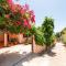 La Bouganville - House with garden and sea view