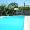 Villa fuer 6 Personen mit Schwimmbad