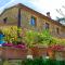 One bedroom house with city view shared pool and furnished garden at Monte San Savino