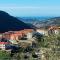 Camera tra le Cinque Terre, Camogli e Portofino. Vista valle e scorcio mare all'orizzonte - Castiglione Chiavarese