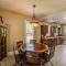 3BR Charming Modern Victorian Home Downtown