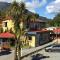 Chateau Backpackers & Motels