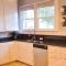 Perfectly Modern Craftsman- close to everything!