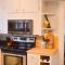 Perfectly Modern Craftsman- close to everything!