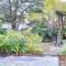 Perfectly Modern Craftsman- close to everything!