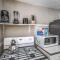 Near Shopping & Dining- Magic in Midtown- Unit B - ممفيس