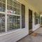 Fenced Yard Family Friendly Laurelwood Lodging - Savannah