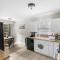 Two Kitchens Family Friendly in Forestdale - Birmingham