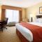 Country Inn & Suites by Radisson, Clinton, IA