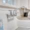 Cozy Midtown Nook- 5mins to Lake Bottom Park, 10mins to Downtown!