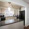 Birmingham Bungalow- less the 10 Mins from Downtown - 伯明翰