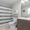 The Ridgeland Trendy Tudor-15 mins to Downtown
