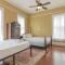 Bumblebee Mansion w Tiny Home Historic Modern