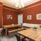 Bumblebee Mansion w Tiny Home Historic Modern