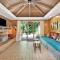 Midcentury Modern - Pool & Hot tub - Retro Retreat - Mobile