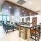 Holiday Inn Express & Suites - Calgary Airport Trail NE, an IHG Hotel - Calgary