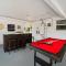 Spacious 8BR w Guesthouse POOL Tons of Games