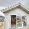 Salty Dog, The Bay, 2 bedrooms with ensuites, parking for 2 cars, 2 dogs welcome Salty Dog, The Bay, 2 bedrooms with ensuites, parking for 2 cars, 2 dogs welcome